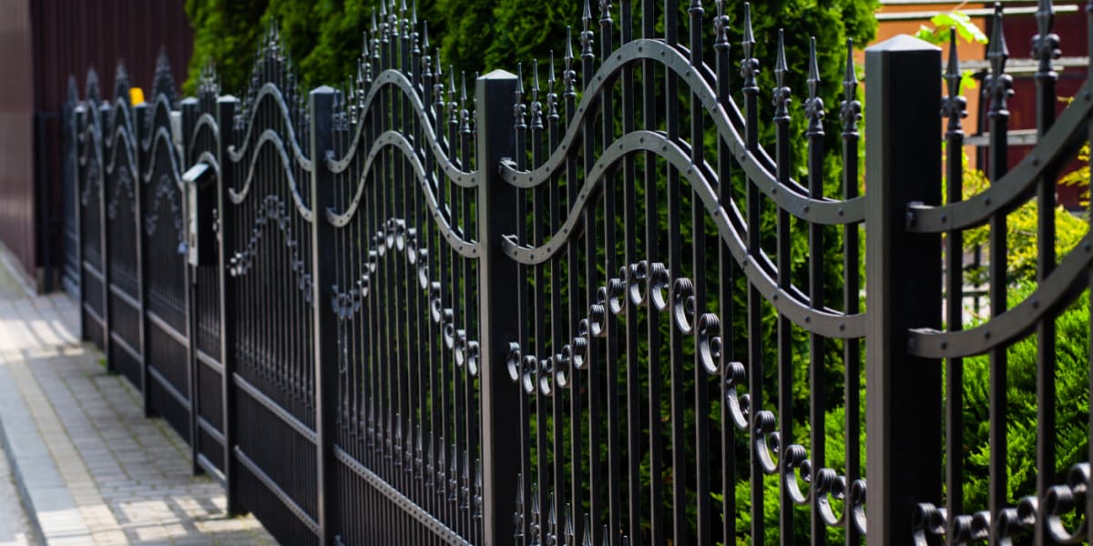You are currently viewing How do metal gates and railings improve your home’s security?