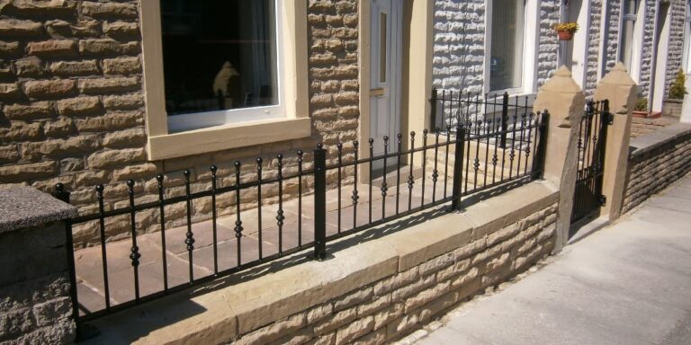 Read more about the article 3 key factors to consider when choosing new metal gates and railings