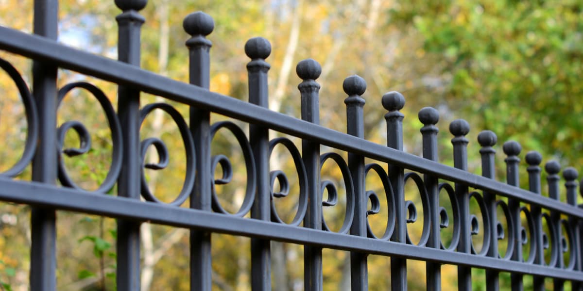 Read more about the article The top 4 benefits of metal fencing for your home