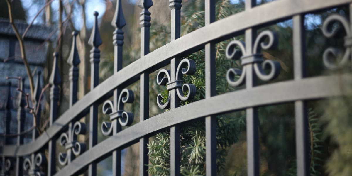 Read more about the article Enhance your steel gates with these accessories