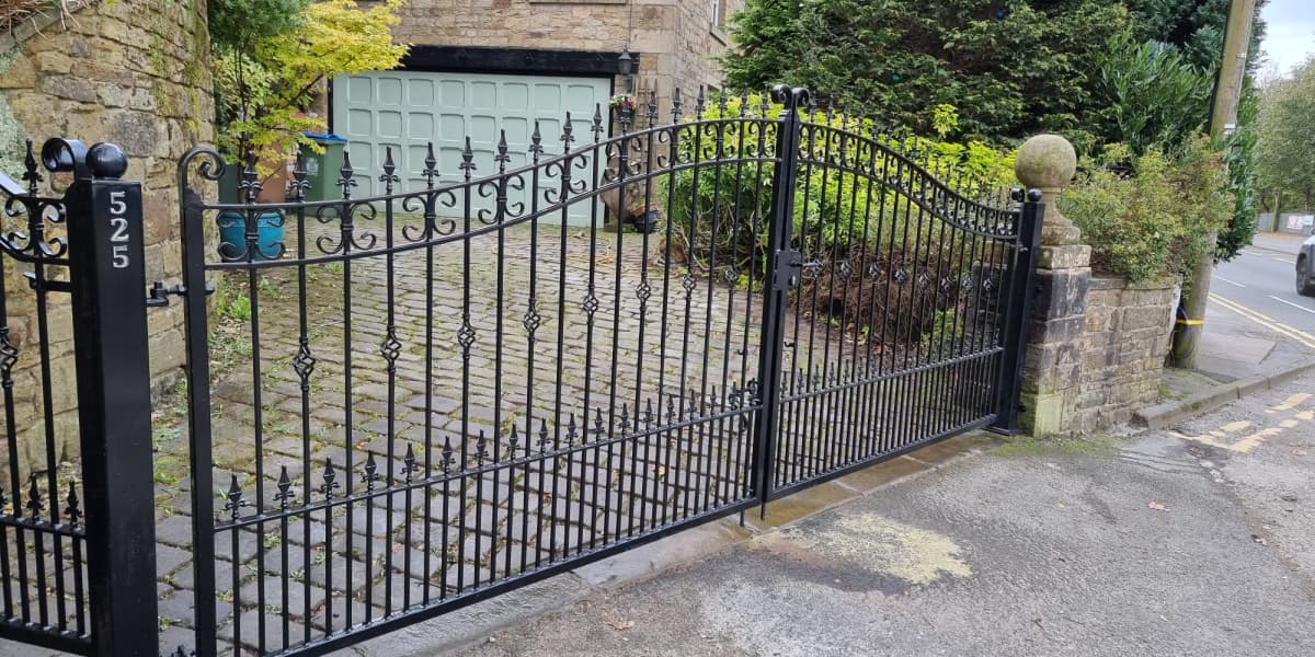 You are currently viewing The enduring appeal of Victorian-inspired wrought iron gates