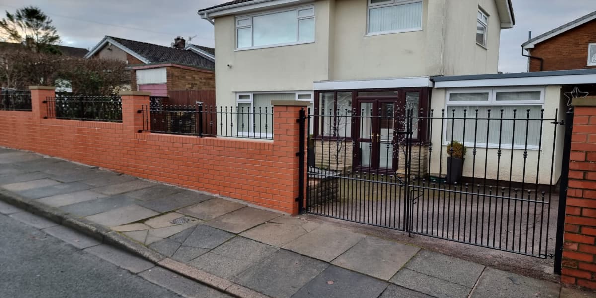 Read more about the article Do you need planning permission for metal gates or railings?
